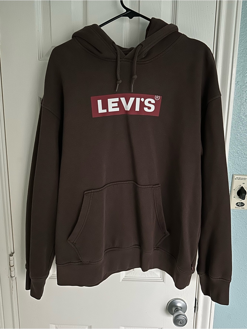 Levi’s Relaxed Brown Hoodie with Boxtab Logo size Large